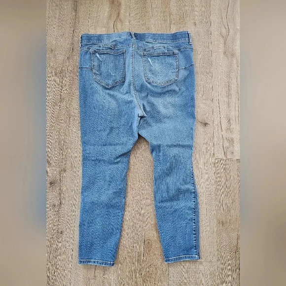 🌺 TORRID BOMBSHELL SKINNY DENIM JEANS. SIZE 22S. 🌺 - Picture 4 of 9